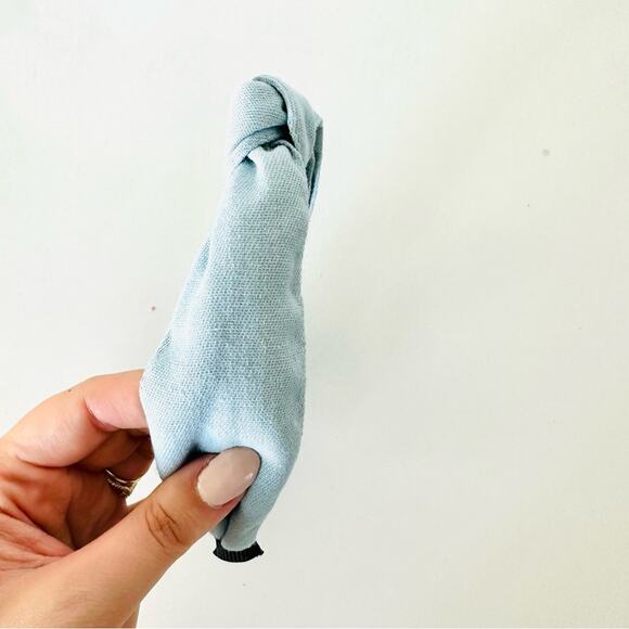 3/$20 NEW ANTHROPOLOGIE Baby Blue Fabric Knot Bow Headband Hair Piece Barbiecore - Picture 4 of 10